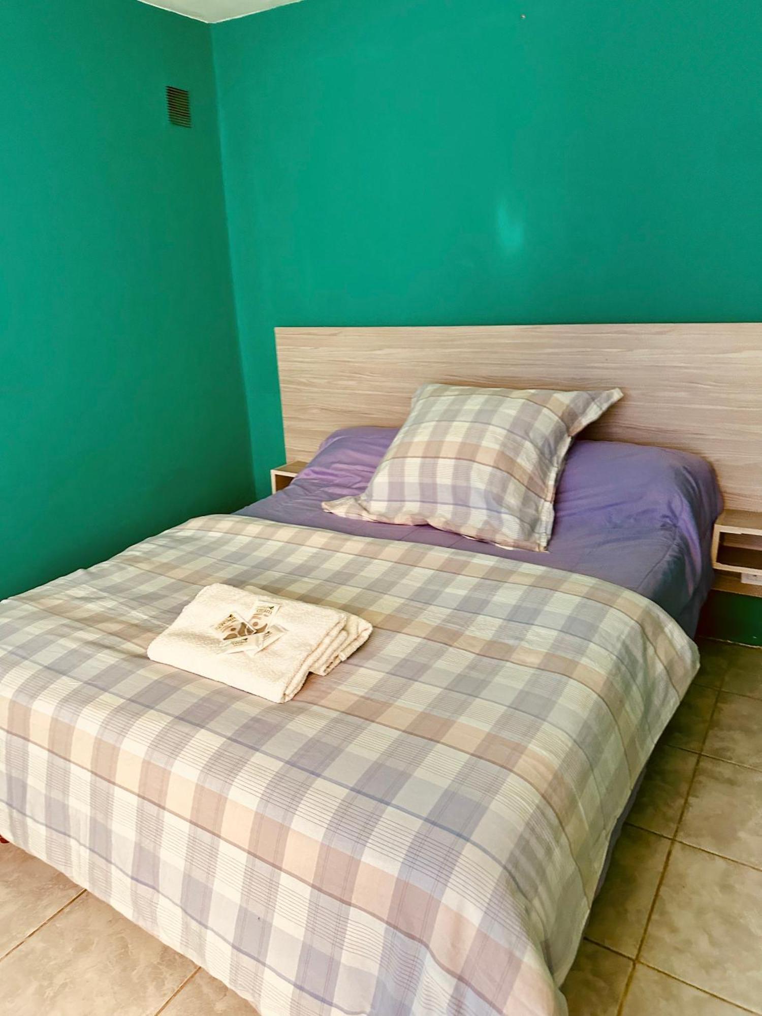 Hotel Amancay, Hostal Patagonico El Calafate Esterno foto